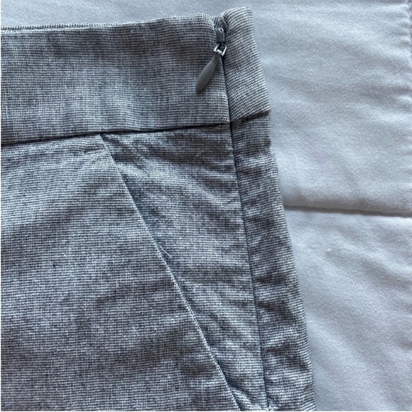 LOFT Grey Ruffle Shorts - Picture 3 of 7